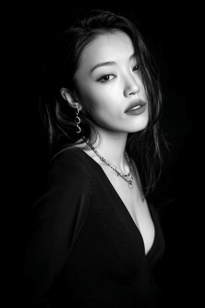 현대적인 패션 모델의 흑백 초상화